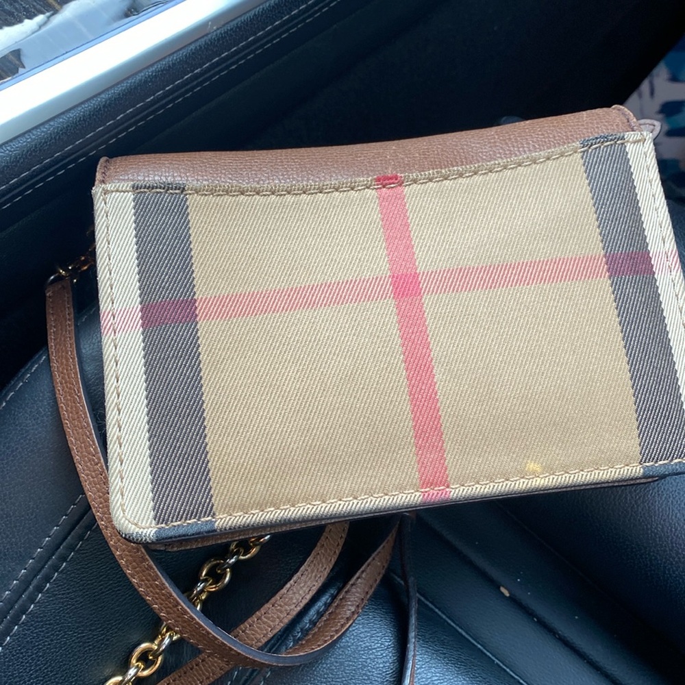 Preowned BURBERRY Leather And House Check Wallet With Detachable Strap In Tan. - Picture 4 of 7